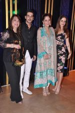 Zayed Khan, Zarine Khan, Farah Ali Khan, Suzanne Roshan at Rakesh Roshan_s birthday bash in Mumbai on 6th Sept 2013 (150).JPG